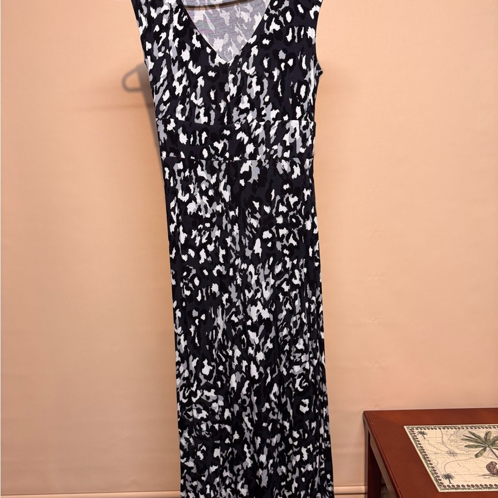 Apt. 9 Black & White Sleeveless Printed Maxi Dress New without Tags